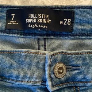 Hollister light wash skinny jeans